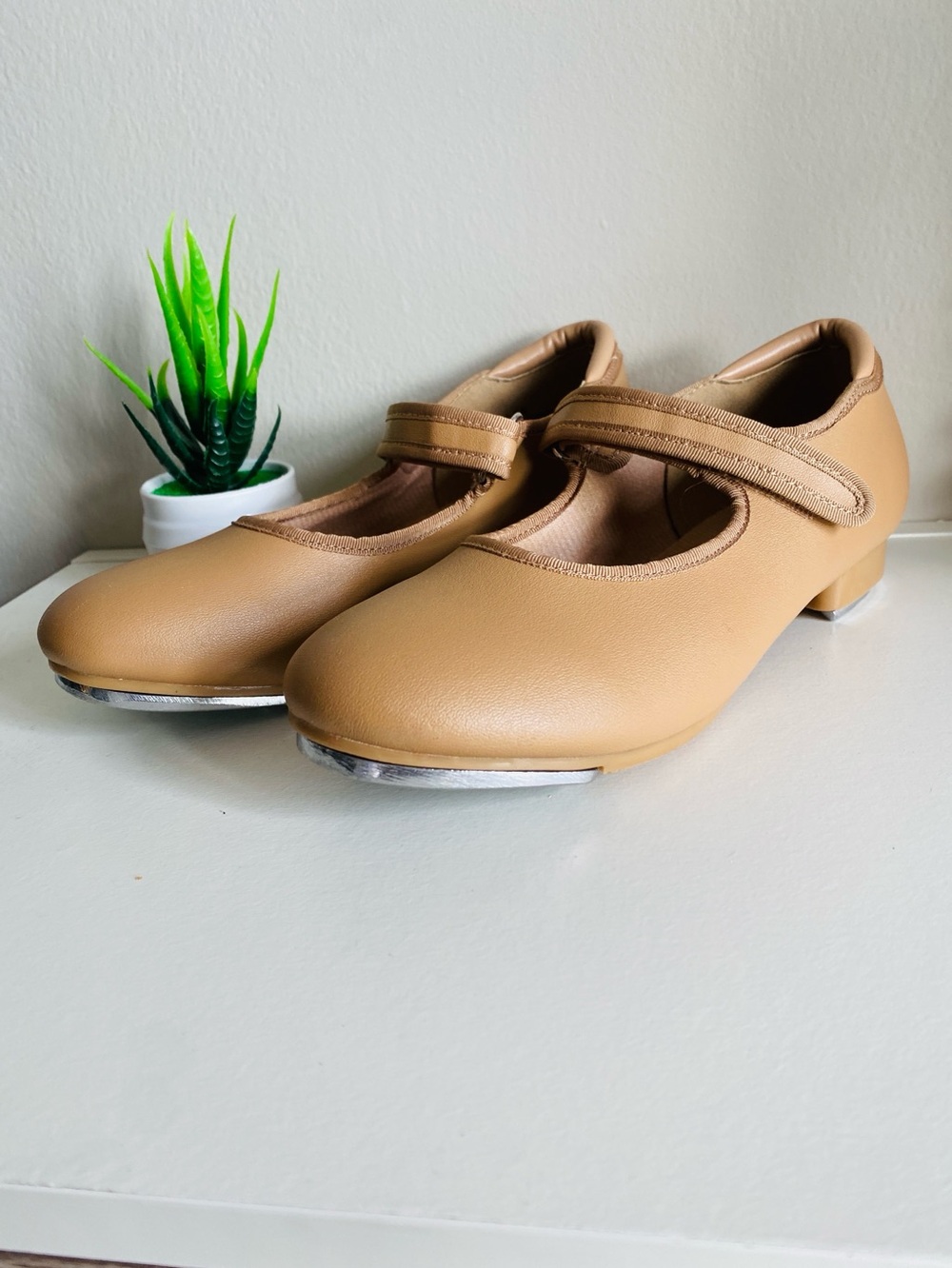 Tan Mary Jane Tap Dance Shoes Low Heel Metal Taps Ballroom Theater Dance Costume